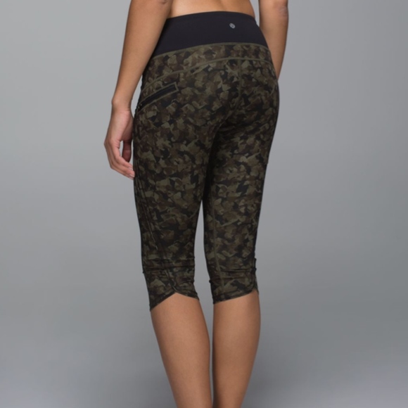 Lululemon Run: Top Speed Crop - Picture 2 of 6